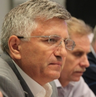  2010     -        8,5 . 