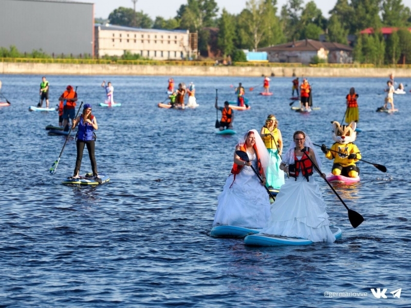 Более ста заявок поступило на участие в заплывах фестиваля сап-сёрфинга ...